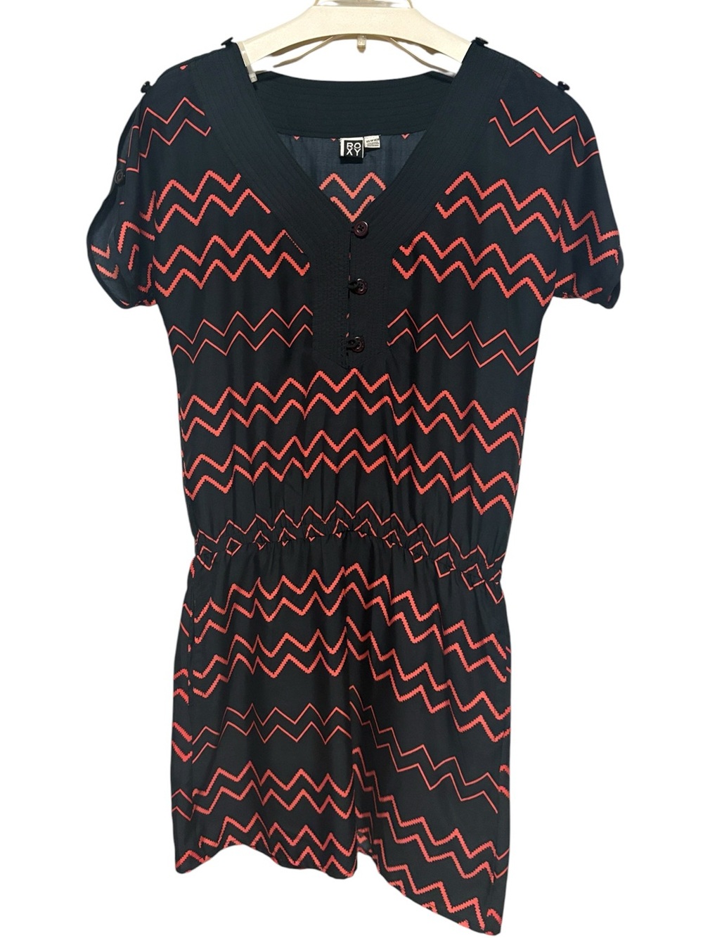 ROXY Black and Coral Zigzag Short Sleeve Mini Dress